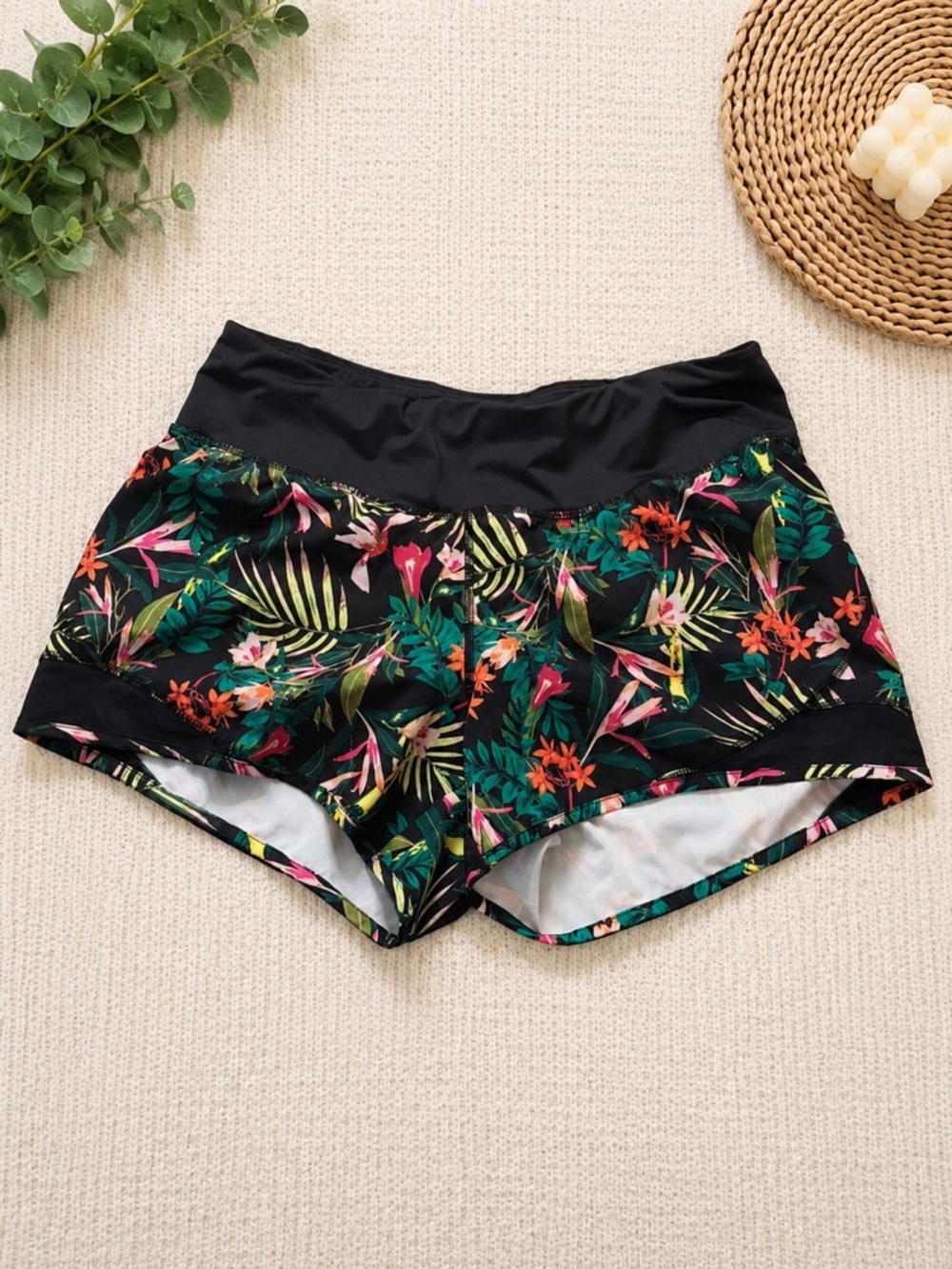 Old Navy Tropical Floral Active Shorts | Black Athletic Running Shorts | Size M